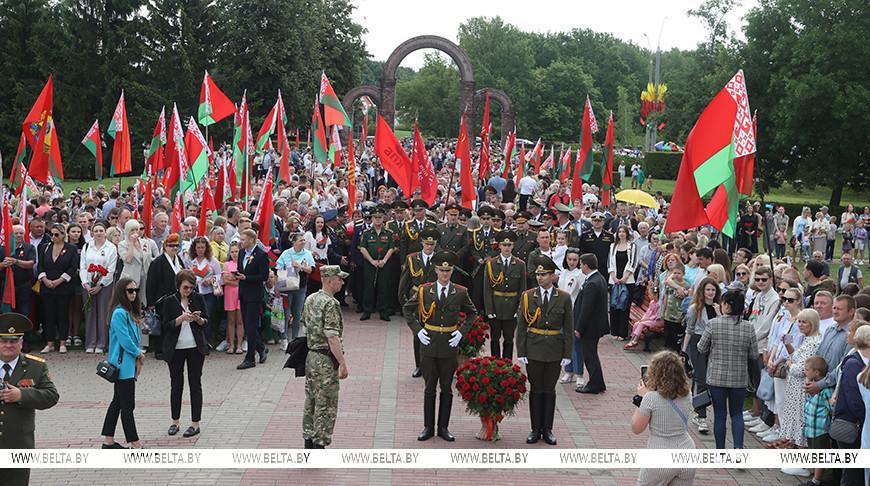 Митинг в честь Дня Независимости прошел в мемориальном комплексе “Буйничское поле”