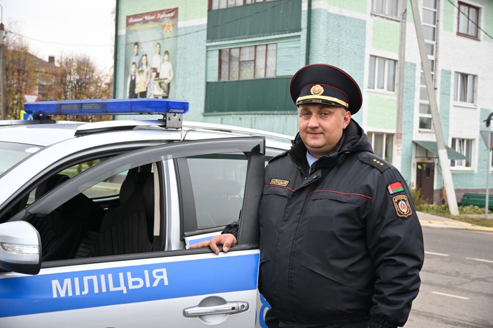 В преддверии профессионального праздника Дмитрий Бардышев, сотрудник Климовичского отдела Департамента охраны, рассказал о специфике своей работы