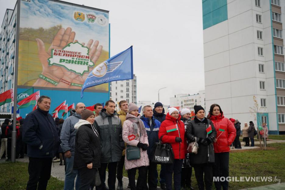 Арт-объект «Будущее Беларуси в твоих руках» открыли в Бобруйске